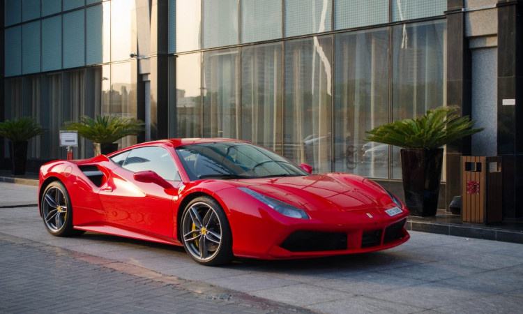 rent ferrari 488 dubai