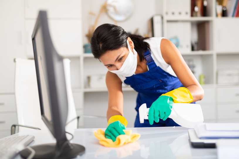 Why Hire Expert Window Cleaners for Residential Cleaning?